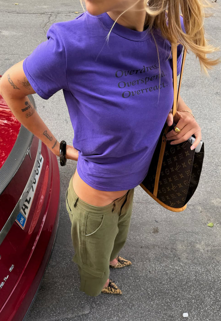 OVERDRESSED TEE - GRAPE